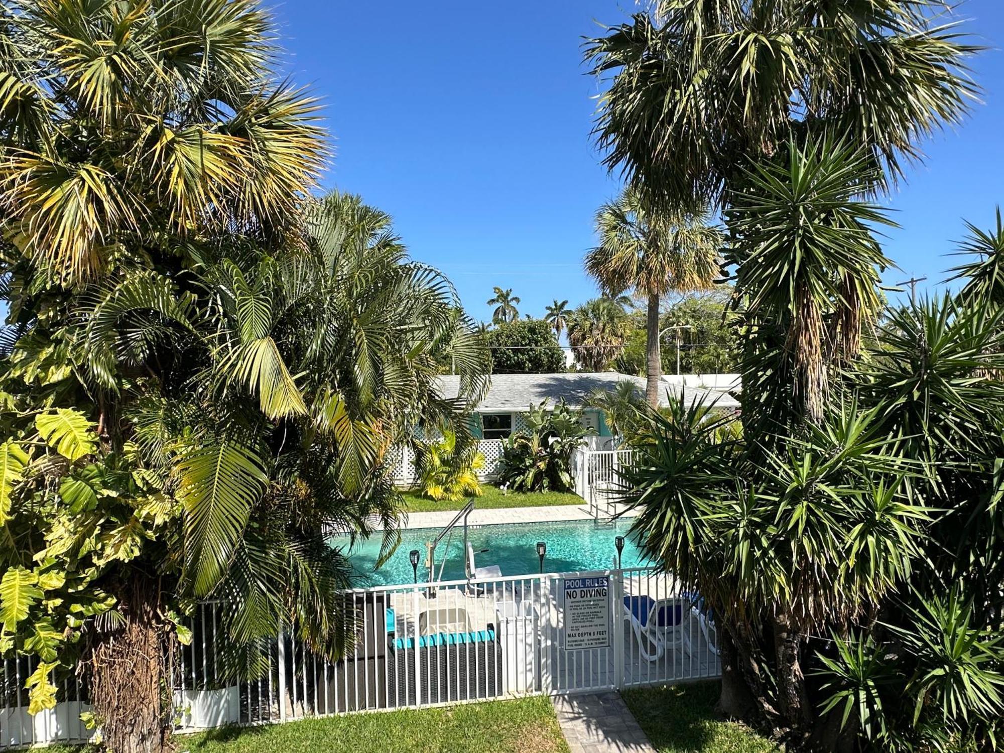 White Horse Motel Lake Worth Beach Exterior photo
