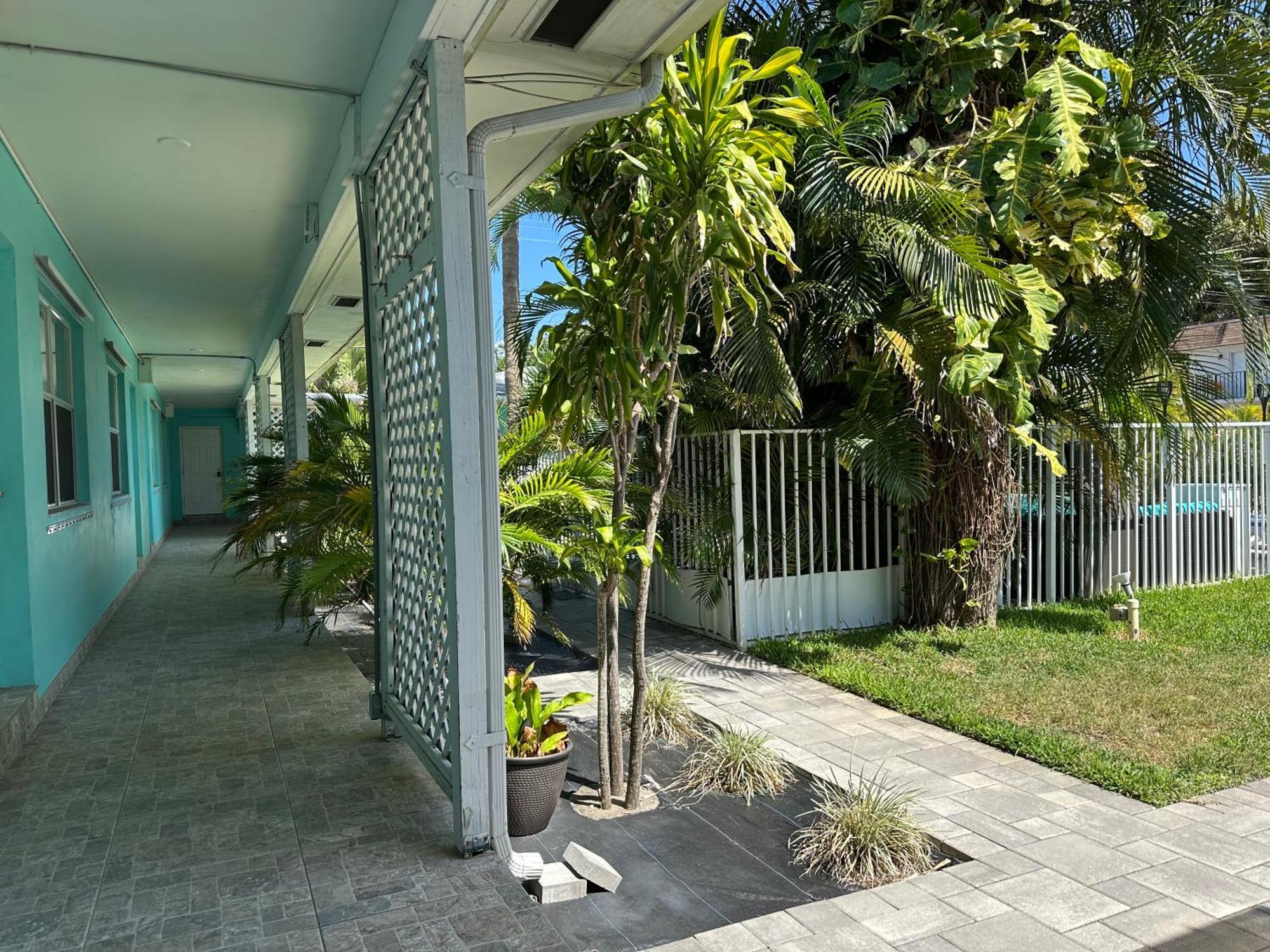 White Horse Motel Lake Worth Beach Exterior photo