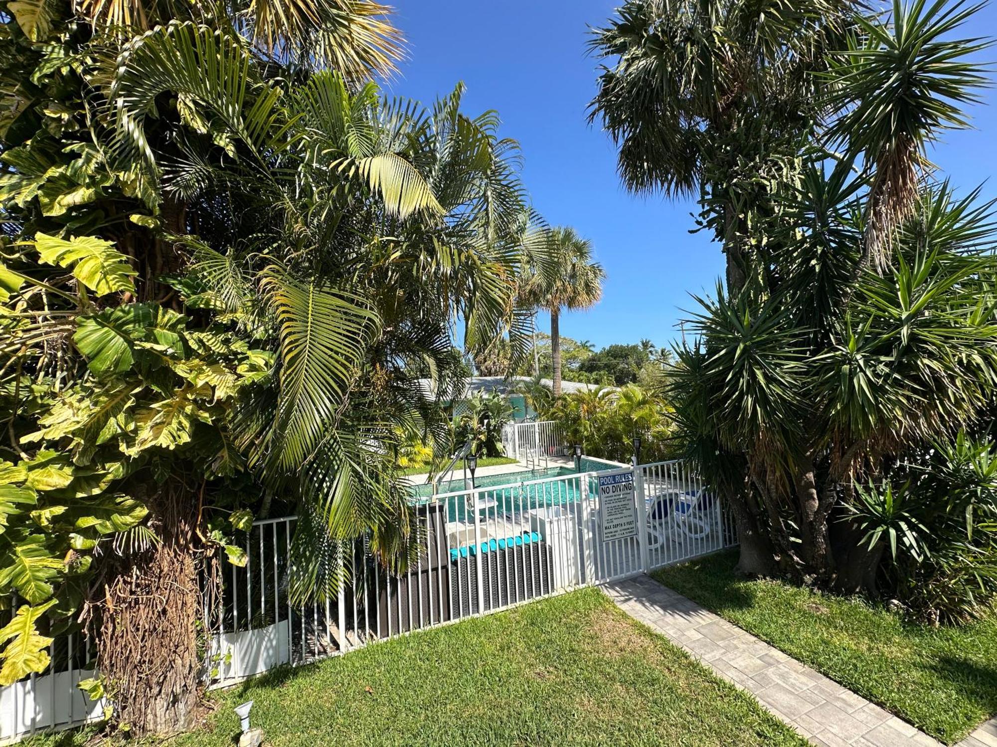White Horse Motel Lake Worth Beach Exterior photo